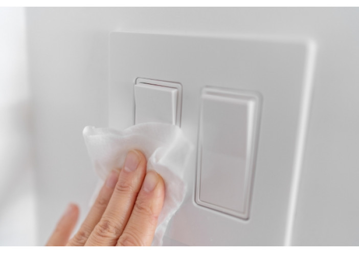 Paviršių dezinfekcija: svarbiausios taisyklės, priemonės ir profesionalų patarimai