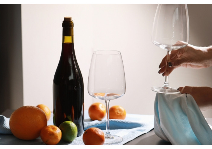 Kaip išvalyti vyno taures, kad jos spindėtų? Efektyvūs būdai ir priemonės