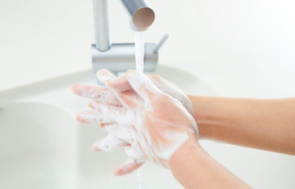 Rankų higiena: svarbiausios taisyklės, priemonės ir profesionalų patarimai