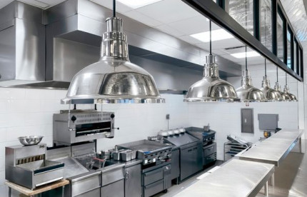 Kaip išvalyti riebalus profesionalioje virtuvėje? Efektyvios valymo priemonės