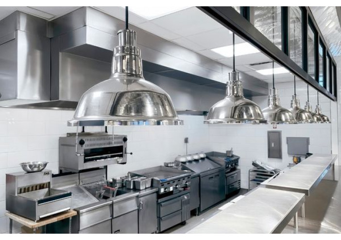 Kaip išvalyti riebalus profesionalioje virtuvėje? Efektyvios valymo priemonės